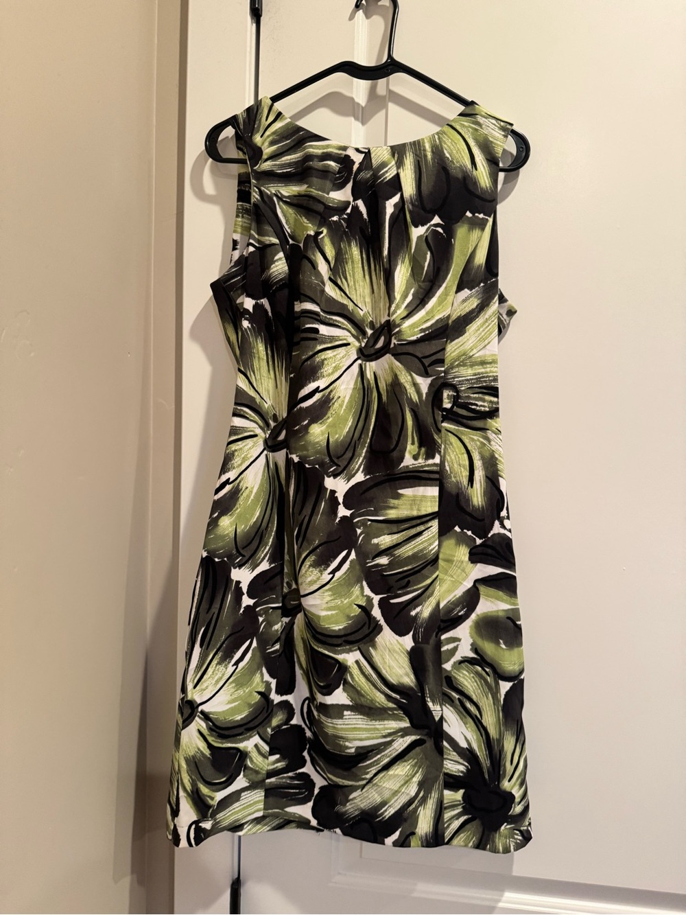 dressbarn Black, White & Green Floral Midi Dress